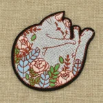 Flower Sleeping Cat Embroidery Patch (≈7.9*7.5cm) Iron on Applique Decor for Bag Clothes ワッペン PUNK Hippie Embroidery Sewing